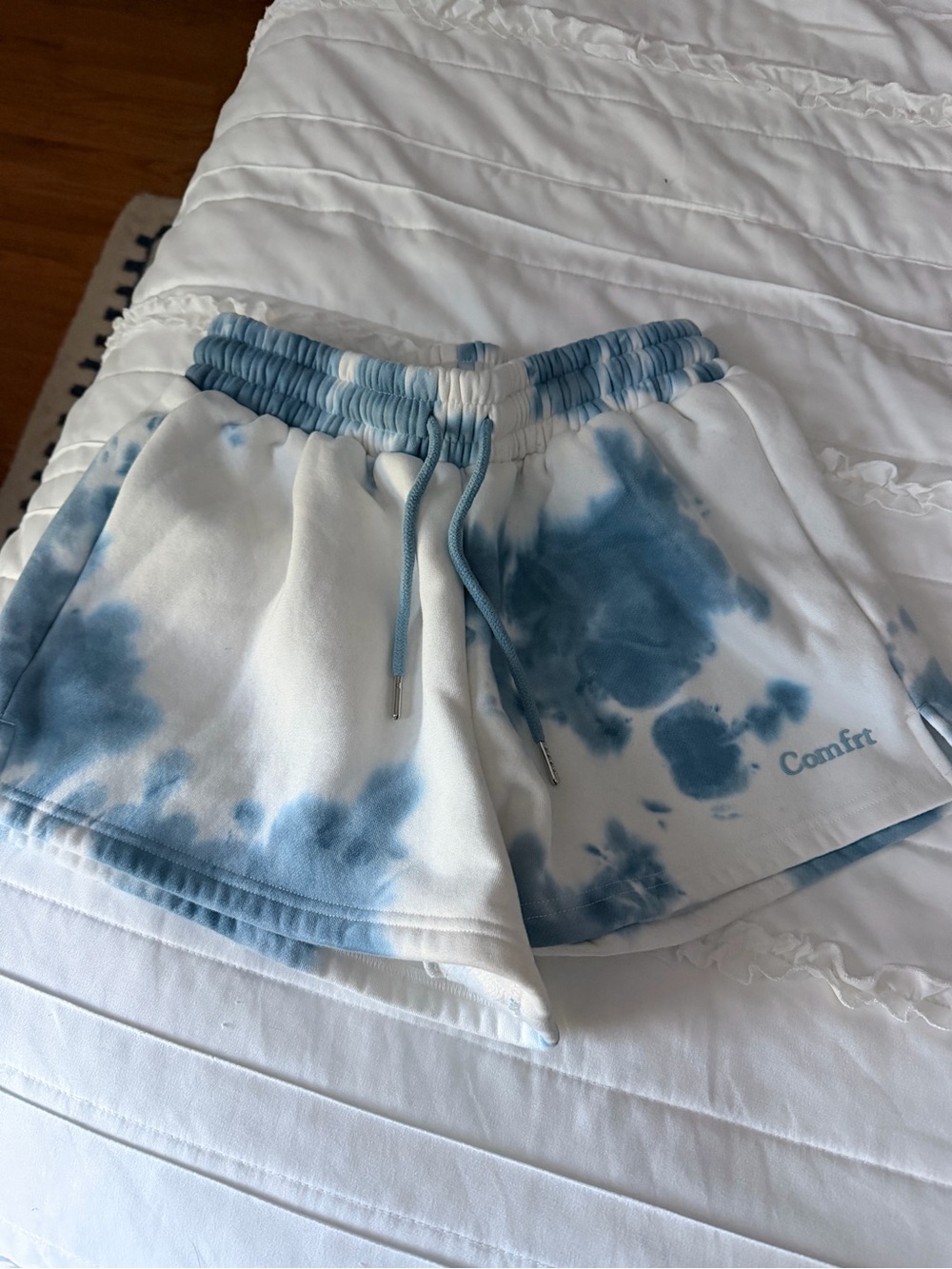 Comfrt Tie-Dye, Blue & White, Size Small, Like New